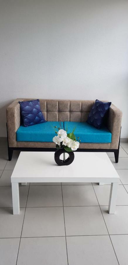 Studio Meuble Confortable Baccarat Luaran gambar